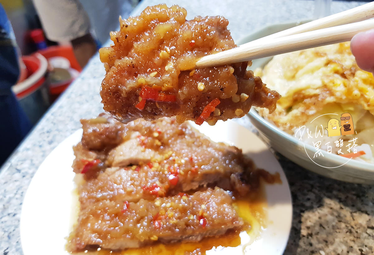中山雙連美食－台北赤峰街周邊美食小吃『赤峰街排骨飯』文青散步活動必吃，限量平價排隊美食！
