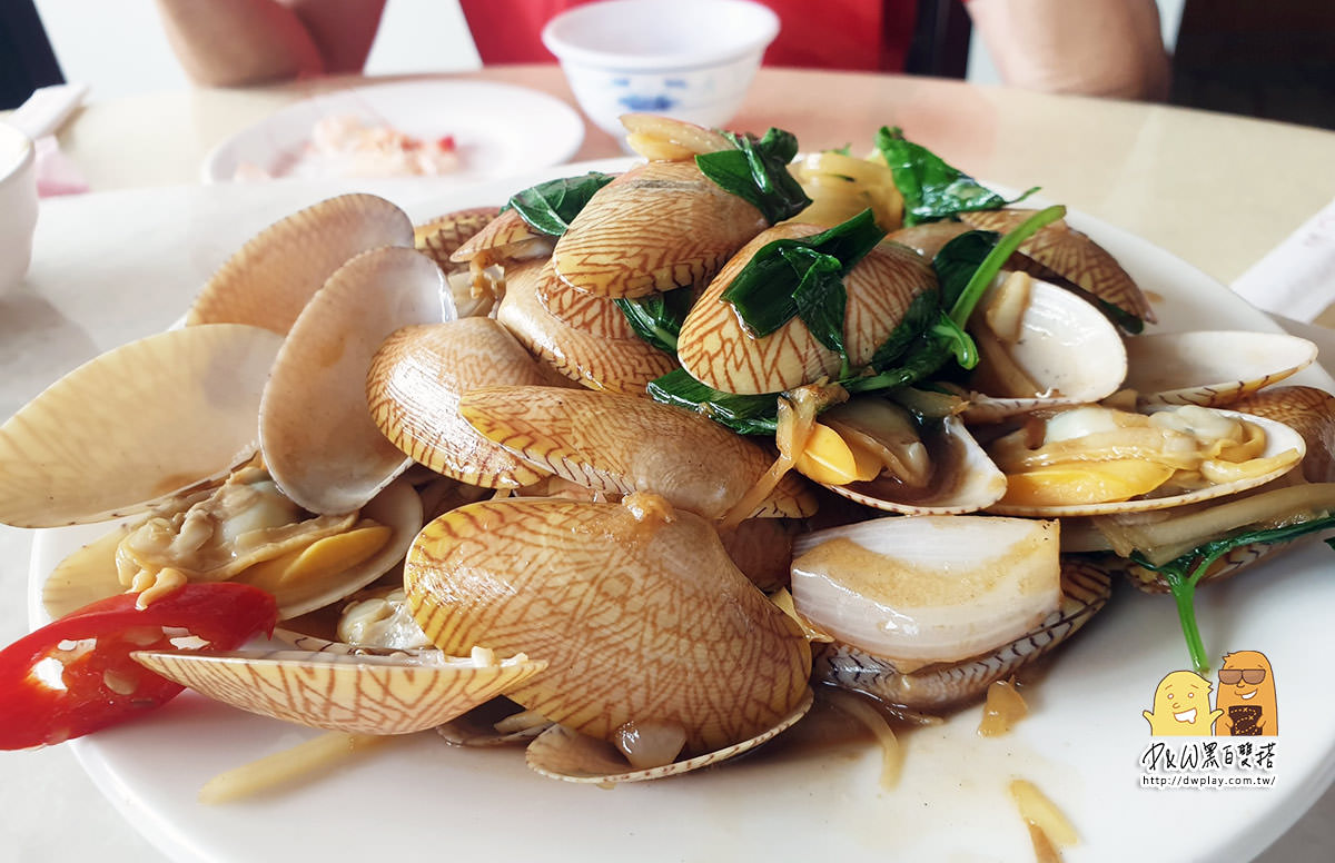 2019萬里螃蟹季又來拉!就連郭富城也光臨的『珍海活海鮮』龜吼漁港必吃現流海鮮餐廳，螃蟹控會受不了的！