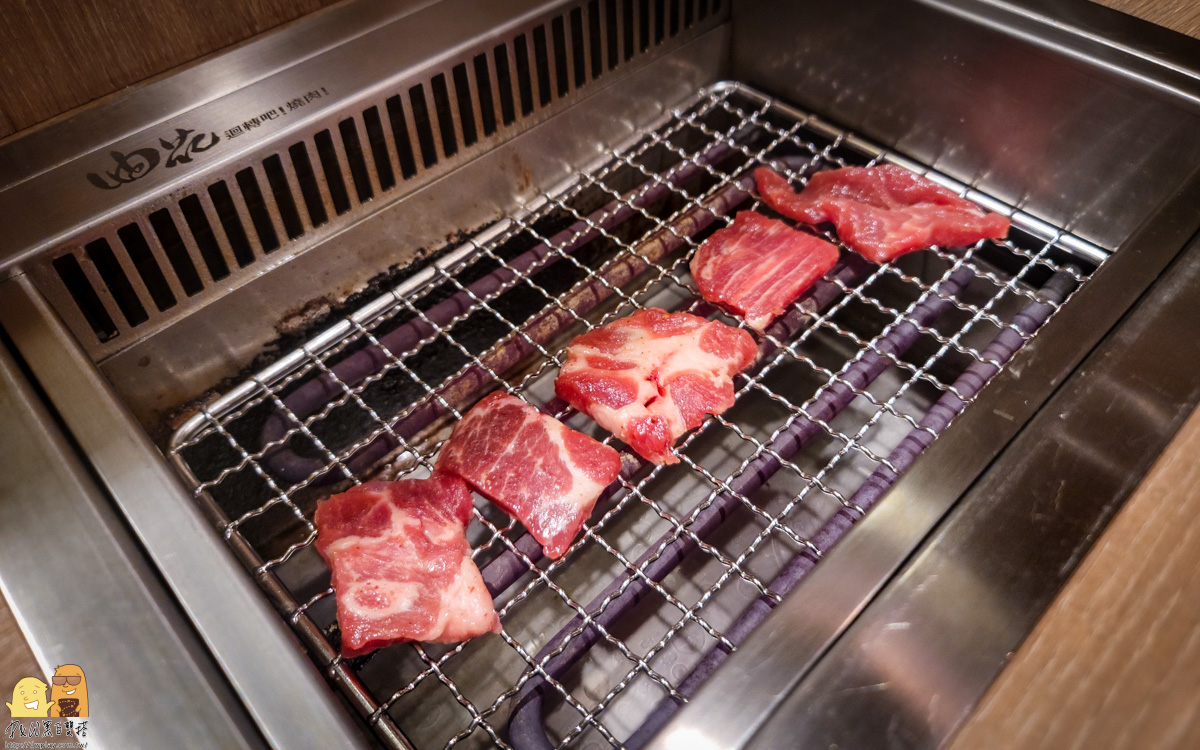 東門捷運站永康街美食｜油花迴轉吧燒肉，全台首間「迴轉燒肉」，想吃到爽荷包會先燒掉