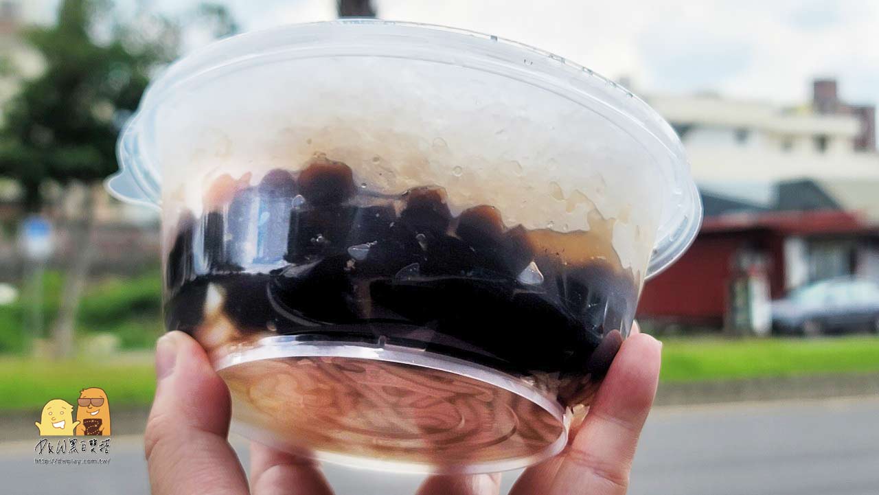 新北林口美食 林口米苔目冰！黑糖超香不甜膩，料好實在在地人排隊也要吃的冰品！