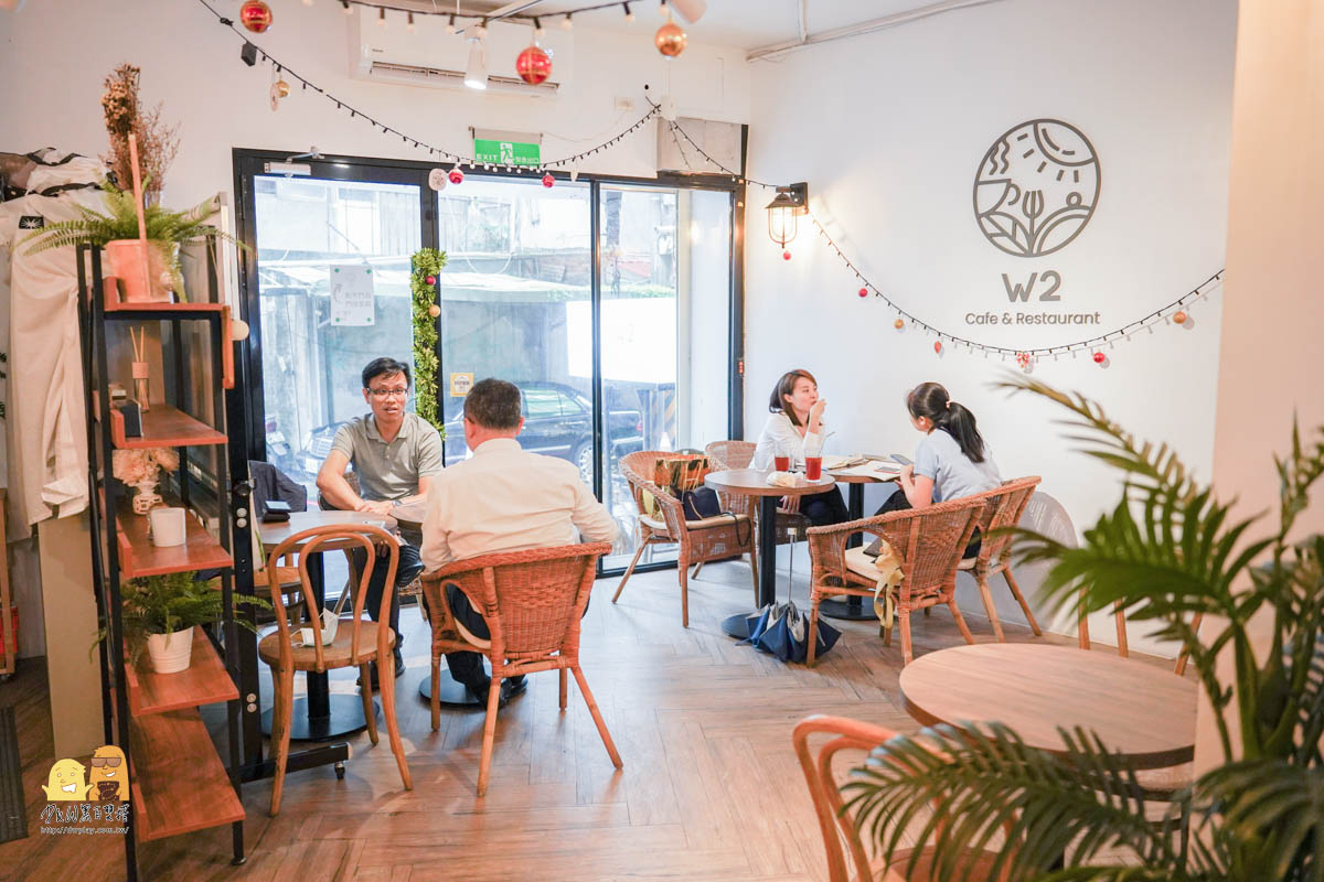 新北板橋咖啡廳推薦W2 Cafe，韓風白色系的不限時下午茶餐廳