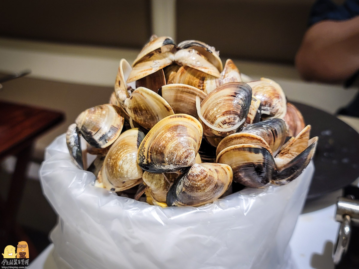 土狗樂市150顆蛤蜊蛤爆鍋！再送超巨大牛奶貝，實現海鮮自由的台北痛風鍋物