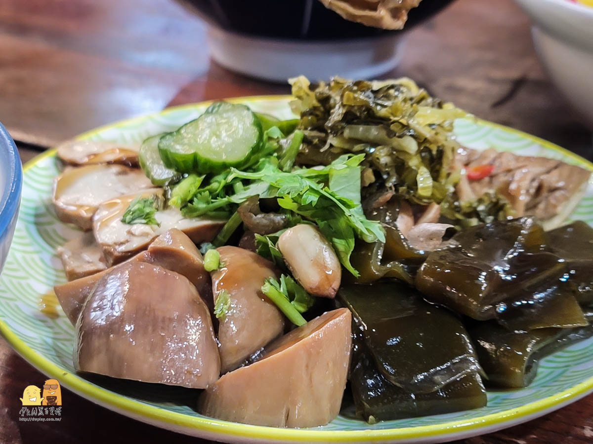 台北新開幕邱佬員林素食，蔬菜超多只要銅板價便宜好吃素食推薦